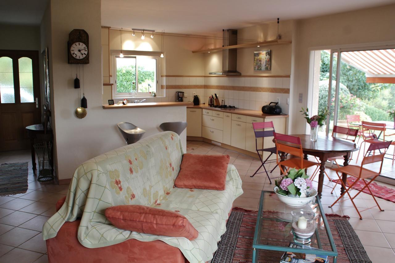 Gite Au Bouzigues Monlaur-Bernet Exteriör bild